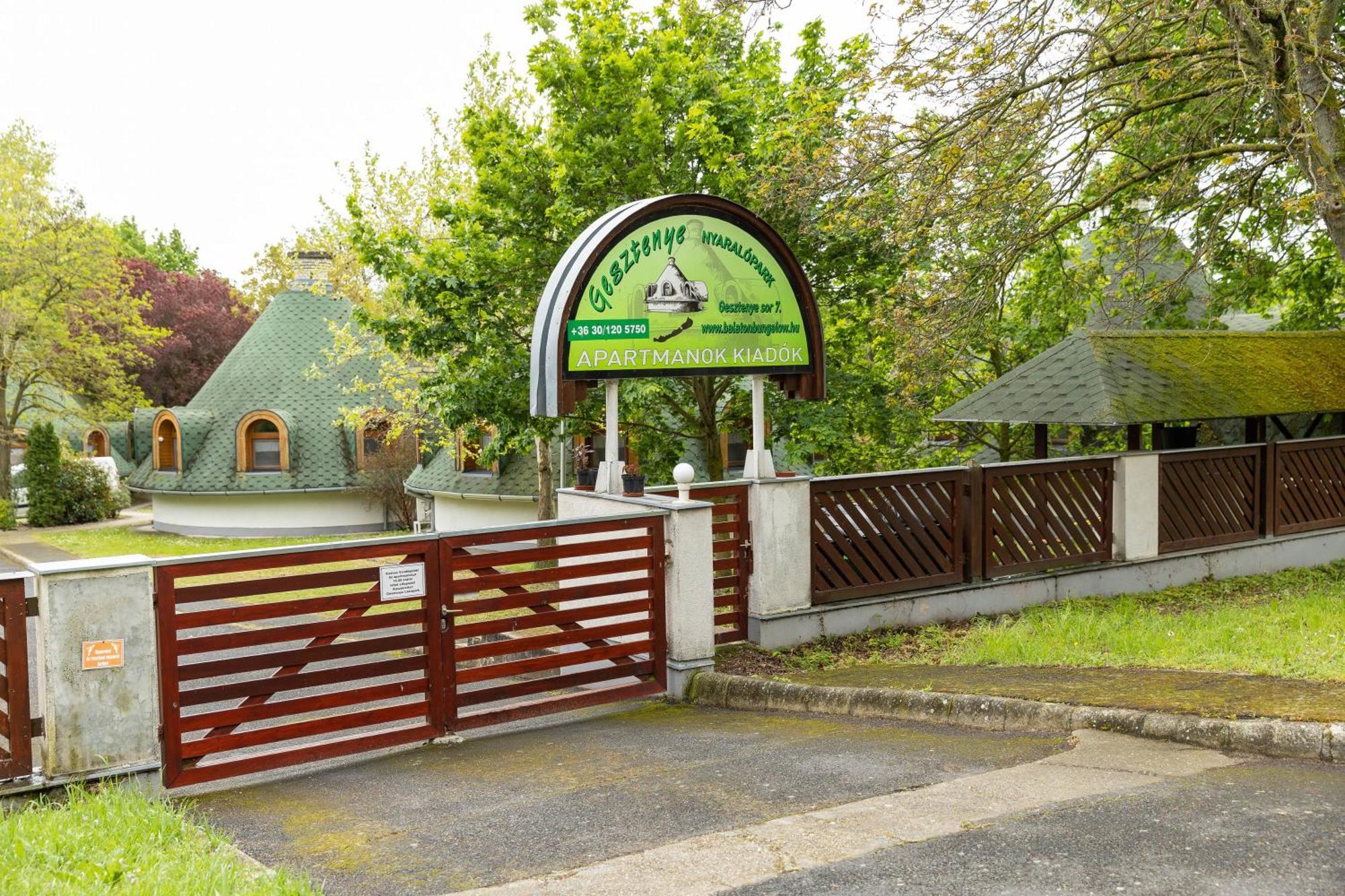 Gesztenye Nyaralopark Balatonudvari Esterno foto
